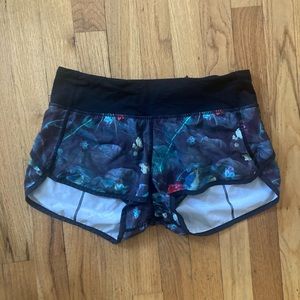 EUC Lululemon lined speed up short